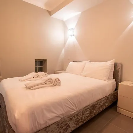 12a Travessa Da Nau - Modernised Yet Traditional *